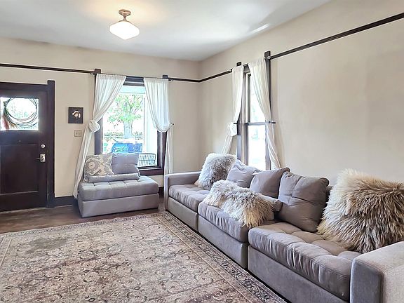 3rd image of 258 N 5th St