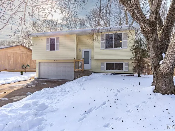 1900 Chippendale Ln, Imperial, MO 63052