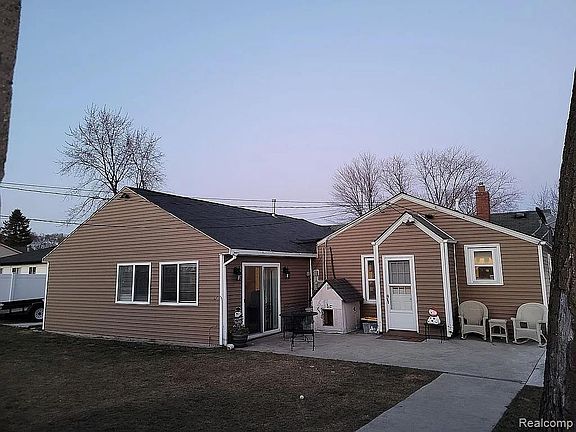 2nd image of 2480 Gerald Ave