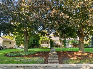 203 S Rosedale Ave, Aurora, IL 60506