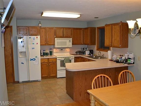 4th image of 15573 Ryan Dr