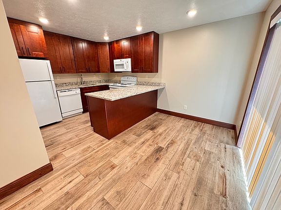 4th image of 4402 S 27th St #6
