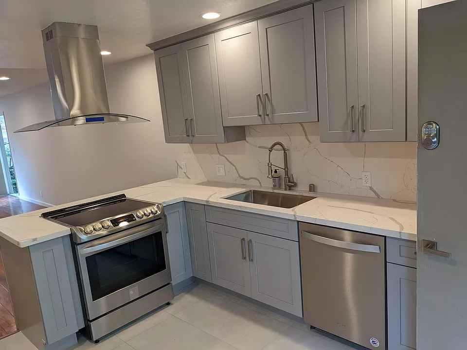 676 Grand Fir Ave #2