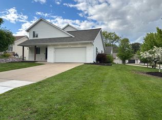 2700 Maple Hills Dr, Green Bay, WI 54313