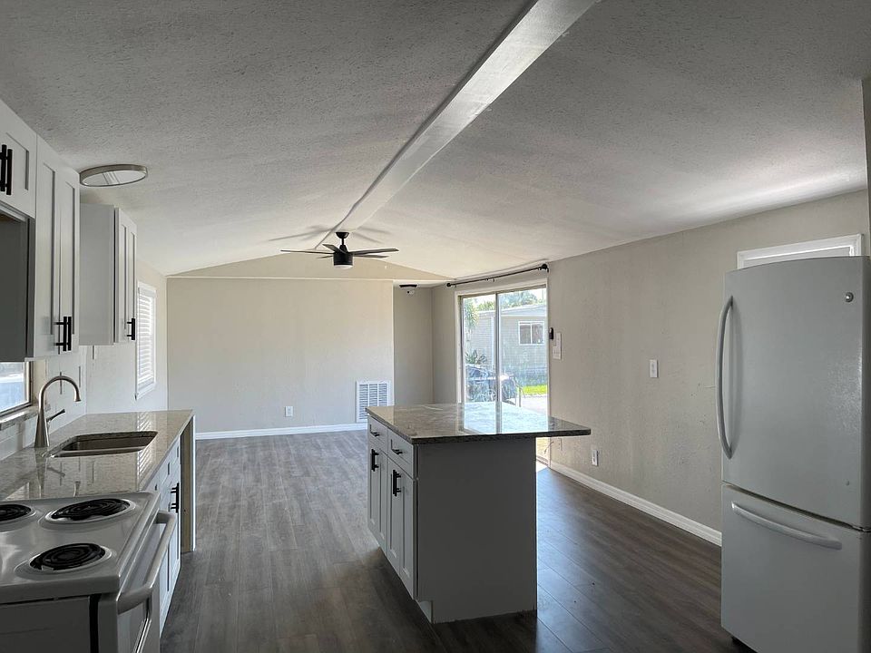 1st image of 1421 Autumn Dr