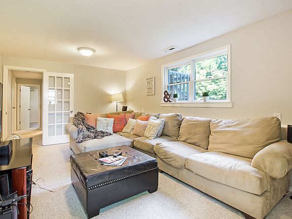 3rd image of 17719 NE Woodinville Duvall Rd