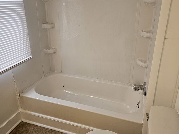 2nd image of 707 Washington St W #E