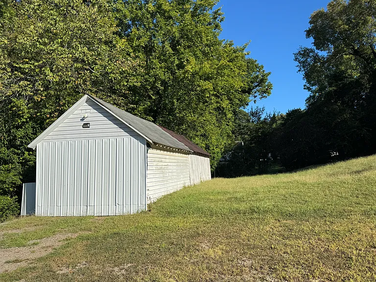 144 North Ave — Photo 17