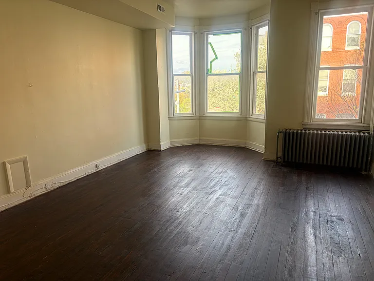 1754 Park Ave — Photo 4