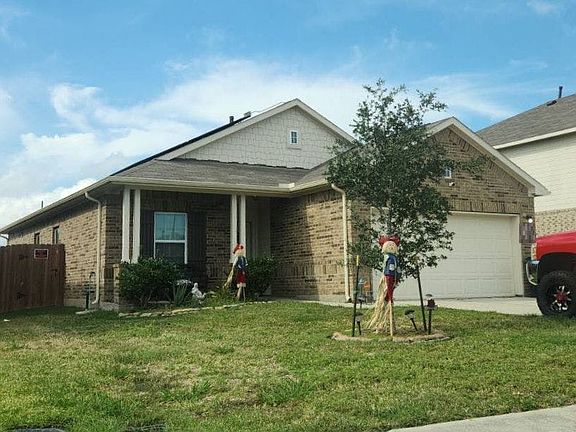 3rd image of 2315 Emerald Ln