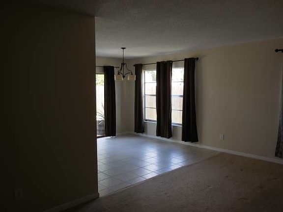 5th image of 6919 Aberfeldy Ave N