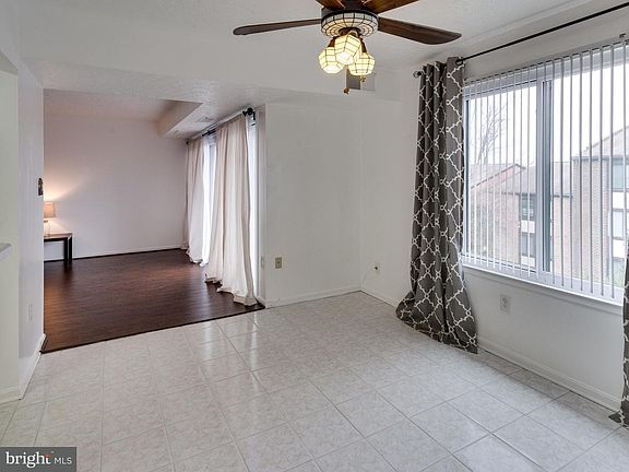 5th image of 9703 Kings Crown Ct APT 202
