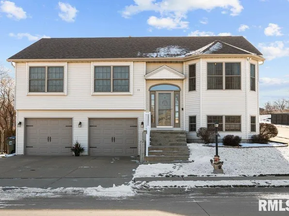 11 Hidden Valley Cir, Davenport, IA 52804