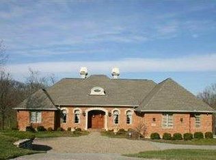 18837 Persimmon Woods Ln, Lawrenceburg, IN 47025