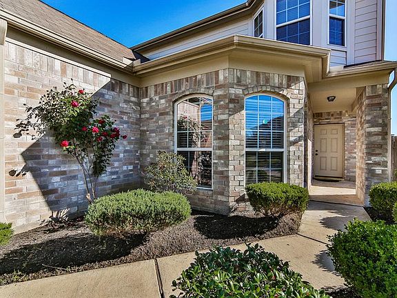 3rd image of 2902 Creek Arbor Cir