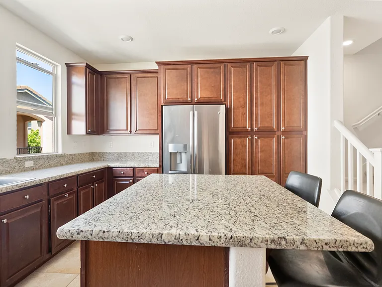 2703 Ferrara Cir — Photo 4