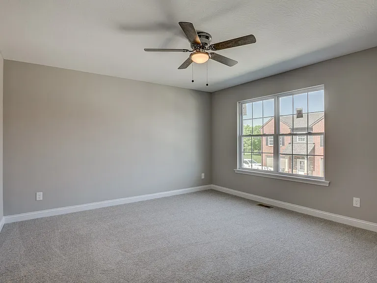 2327 Point Pl — Photo 11