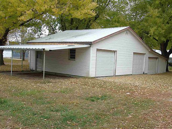 2nd image of 218 Park St