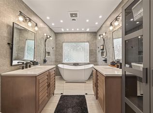 11102 Hillcroft Ave, Houston, TX 77096