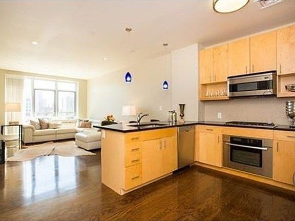2nd image of 700 Harrison Ave Unit 502