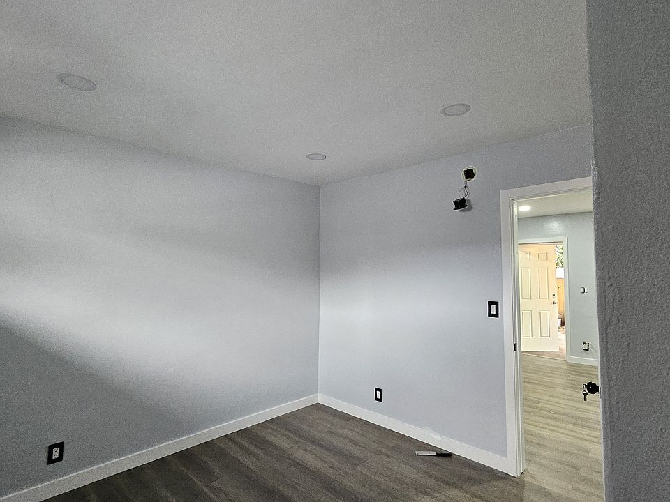 2nd image of 54 NW 41st St #58
