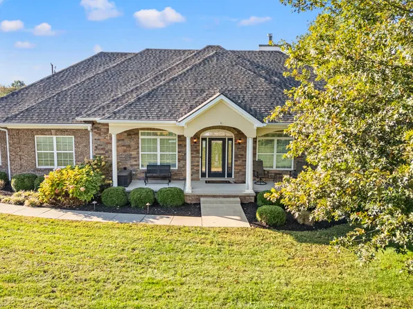 215 Squires Pointe Rd, Paris, KY 40361