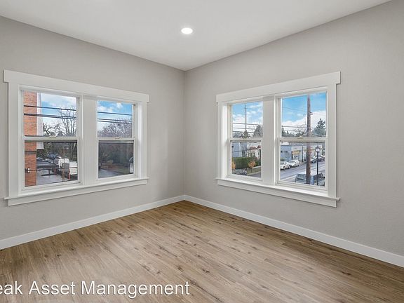 4th image of 100 N Killingsworth St #9132949