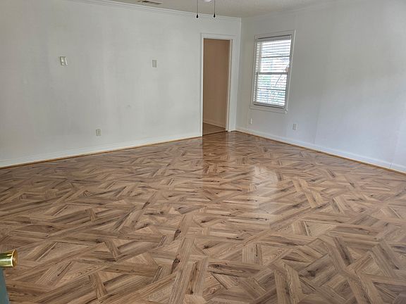 4th image of 915 Dorsett Ave
