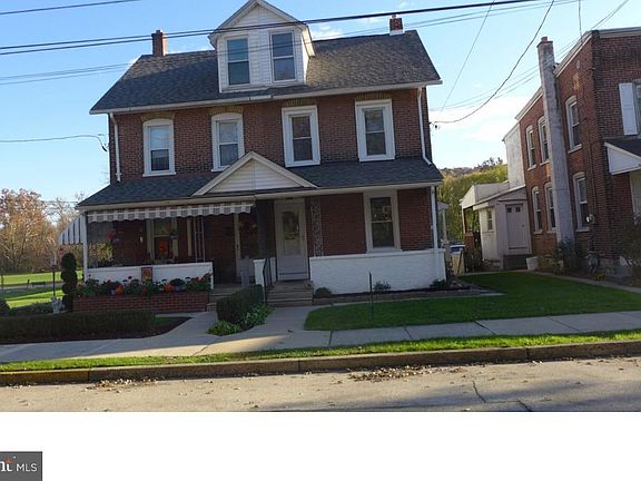 2nd image of 130 Viaduct Ave