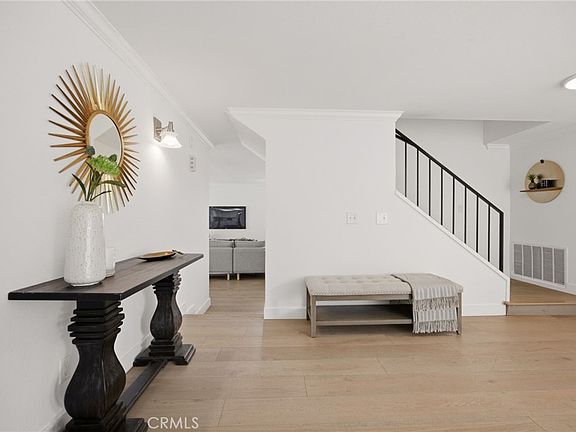 5th image of 22737 Stagg St