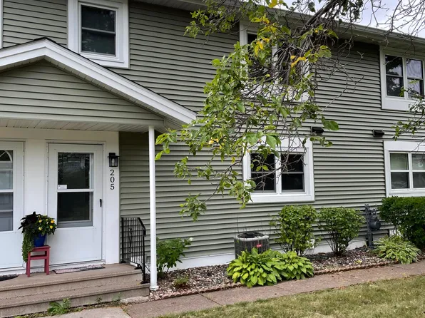 205 Mitchell Cir, Duluth, MN 55811