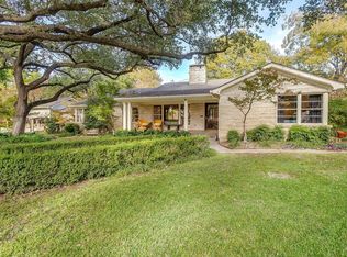 2320 Mistletoe Dr, Fort Worth, TX 76110