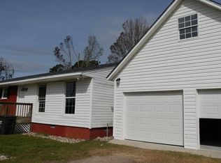 225 Great Neck Landing Rd, Hubert, NC 28539