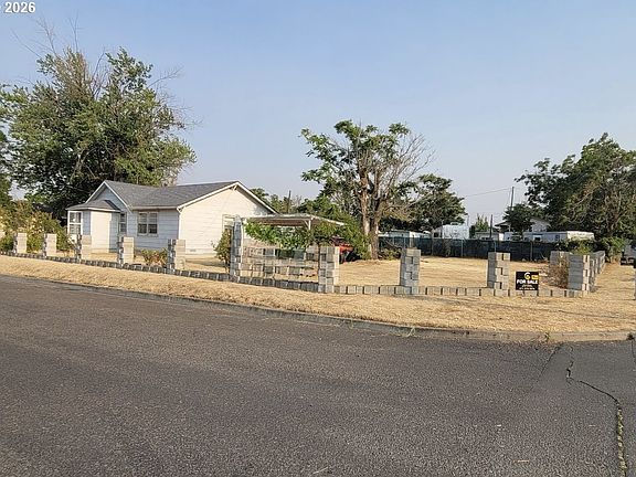 2nd image of 706 NE 10th Ave