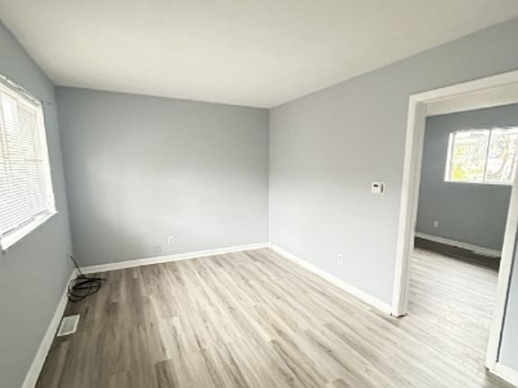 2nd image of 1425 Milburn Ave #B