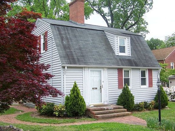 3rd image of 213 Surry Ln
