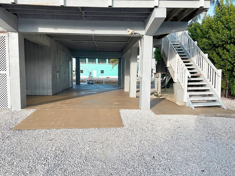 595 Caribbean Dr E — Photo 34