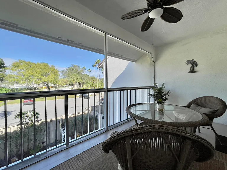 202 Cypress Point Dr #202 — Photo 16