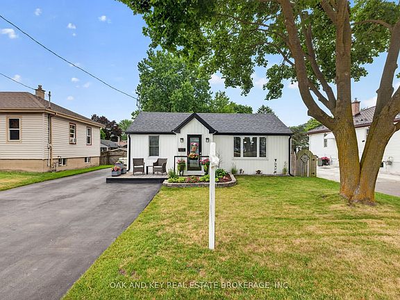 3rd image of 323 Clarke Rd