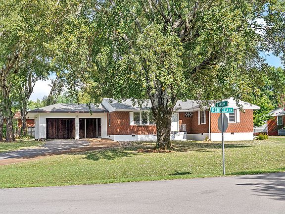 4th image of 202 Park Ln