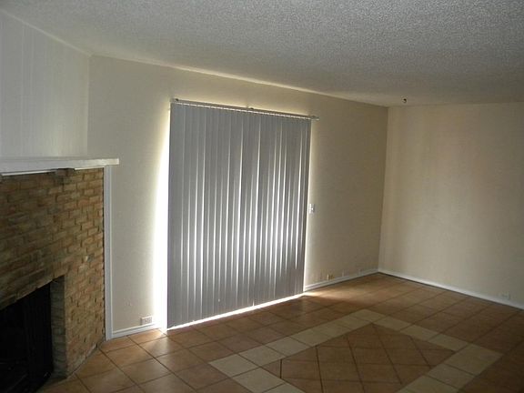 3rd image of 112 Highland Park Ct