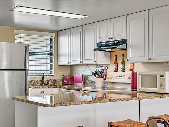 5th image of 4811 Saxon Dr APT A304