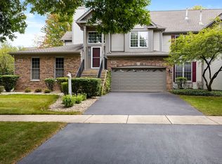 584 Harlowe Ln, Naperville, IL 60565