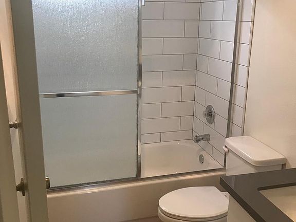 2nd image of 4559 Hamilton St