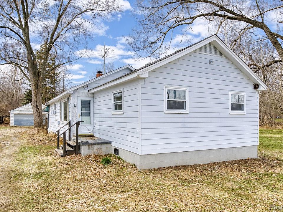 1st image of 23675 Novi Rd
