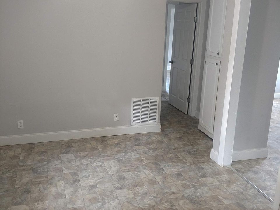 1st image of 2742 Parkridge St