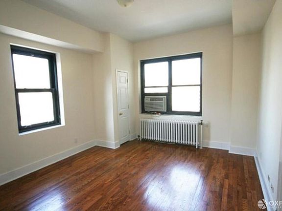 3rd image of 11 Waverly Pl APT 12A