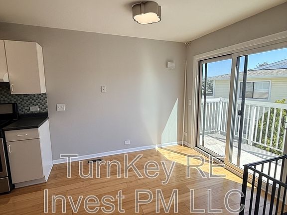 5th image of 722 Whitesail Dr #1