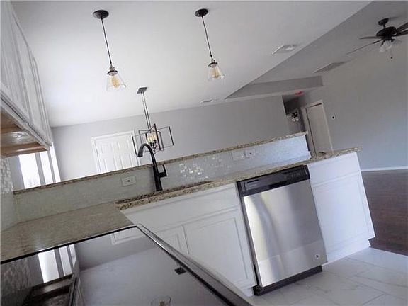 5th image of 1221 E Ramsey Ave