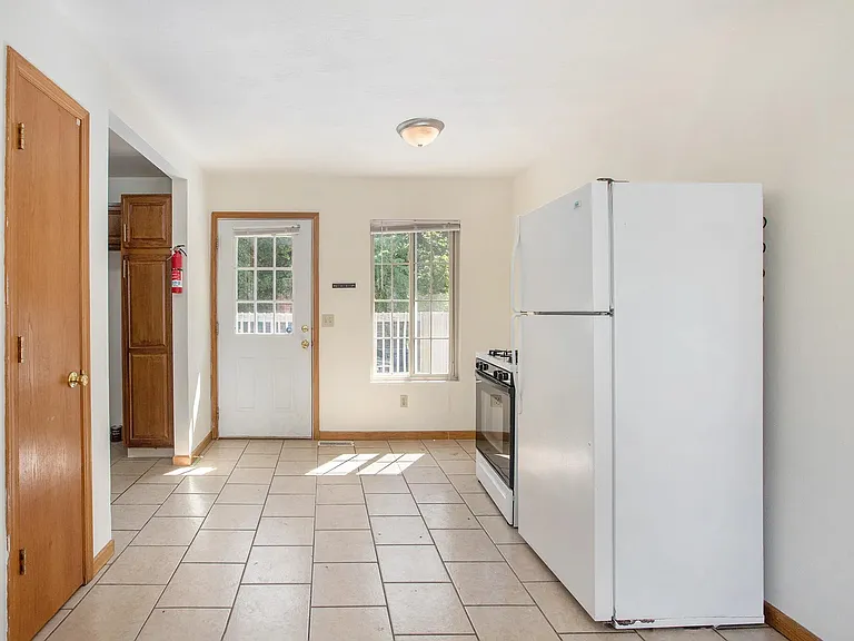 1419 Lafayette Ave — Photo 6